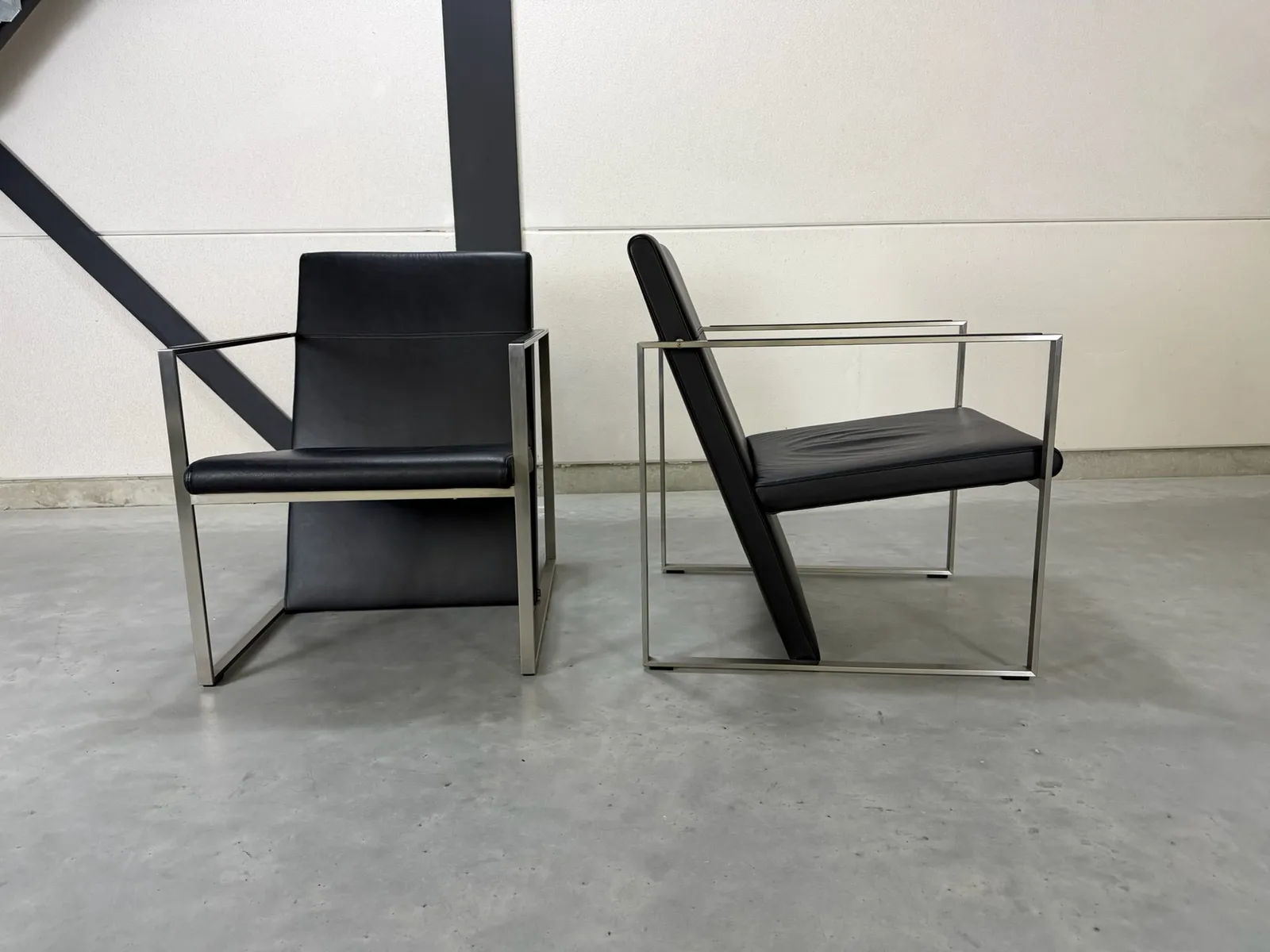 Arco Spine Sessel, Schwarzes Leder & Stahl — Sessel