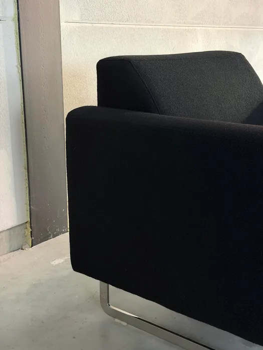 Artifort Mare fauteuil, zwarte stof — Fauteuil (foto 3)