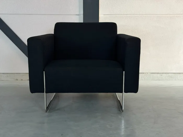 Artifort Mare fauteuil, zwarte stof — Fauteuil (foto 4)