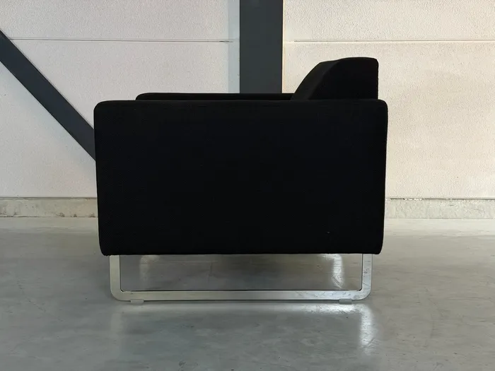 Artifort Mare fauteuil, zwarte stof — Fauteuil (foto 5)