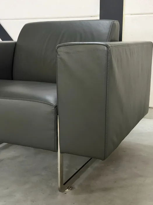 Artifort Mare fauteuils, muisgrijs leer, set van 2 — Fauteuil (foto 3)