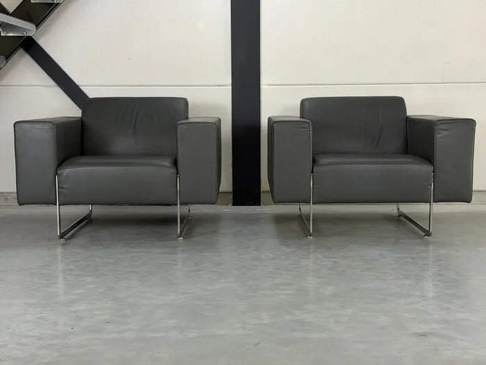 Artifort Mare fauteuils, muisgrijs leer, set van 2 — Fauteuil (foto 4)