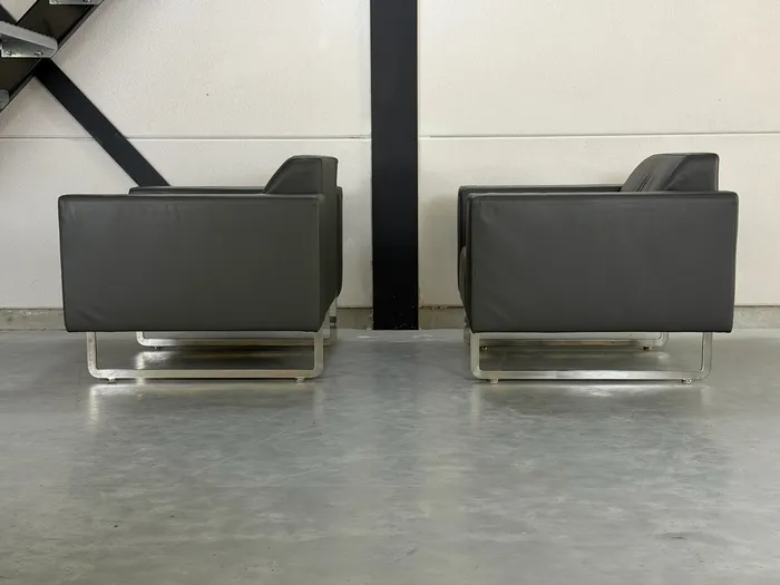 Artifort Mare fauteuils, muisgrijs leer, set van 2 — Fauteuil (foto 5)