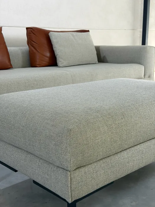 Design on Stock Aikon Lounge, zandgrijs, met poef — Bank (foto 3)