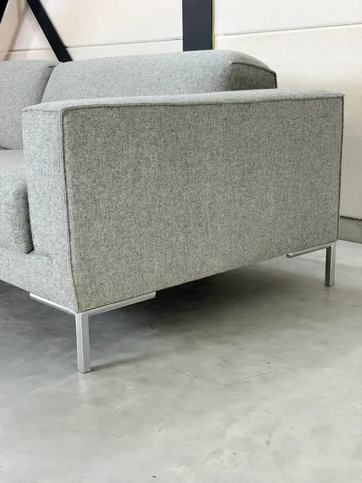 Design on Stock Aikon 4-Sitzer Sofa, Hellgrau — Sofa (Foto 3)