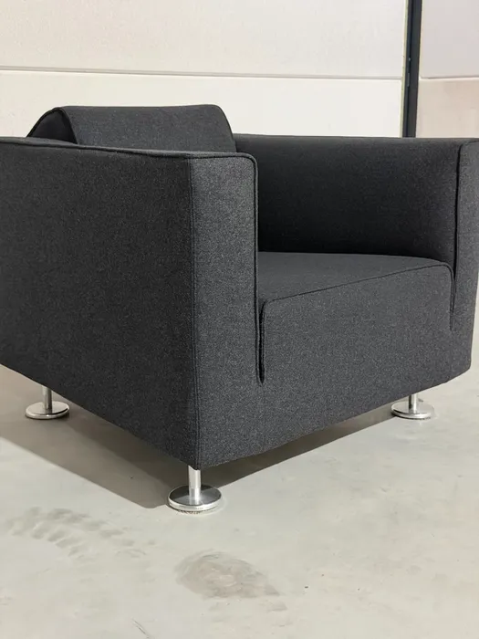 Design on Stock Blizz fauteuils, donkergrijze stof — Fauteuil (foto 3)