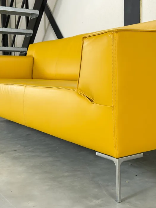 Design on Stock Bloq 3-Sitzer-Sofa, ockergelbes Leder — Sofa (Foto 4)