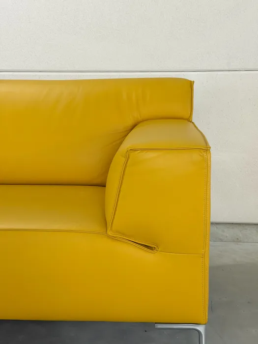 Design on Stock Bloq 3-Sitzer-Sofa, ockergelbes Leder — Sofa (Foto 6)