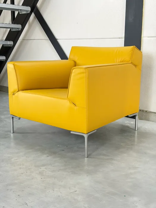 Design on Stock Bloq Sessel, ockergelbes Leder — Sessel (Foto 8)