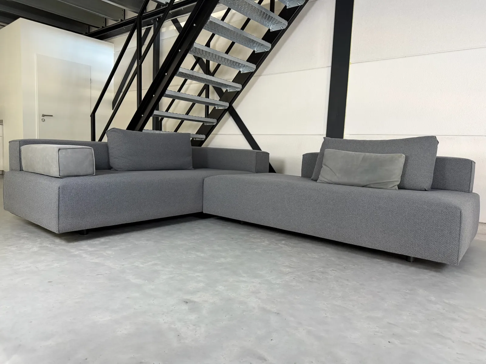 Eyye Cella modulaire bank — Bank