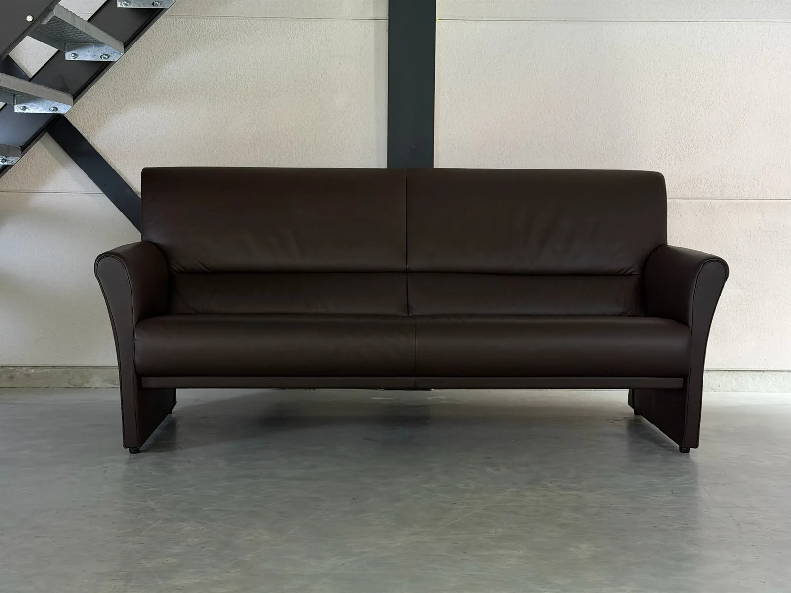 Jori 3-zitsbank, donkerbruin leer — Bank