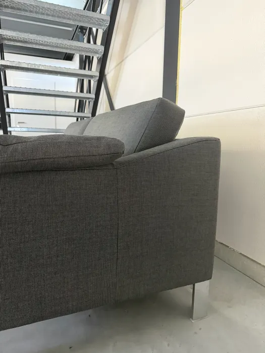 Leolux Antonia 3-zitsbank met 2 poefs — Bank (foto 4)