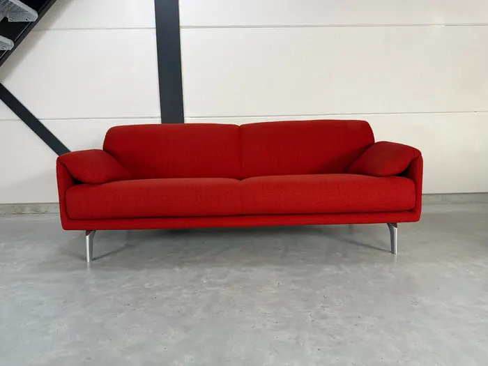 Leolux Balanza bank, rood wolstof — Bank (foto 1)