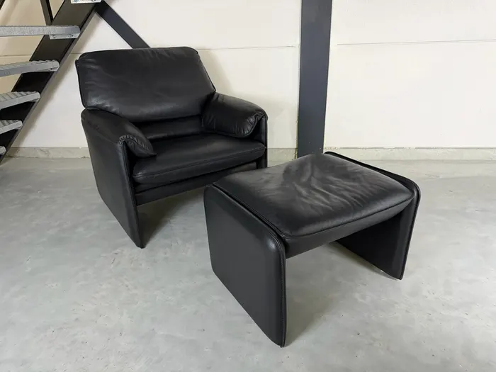 Leolux Bora Beta Sessel mit Hocker — Sessel (Foto 1)