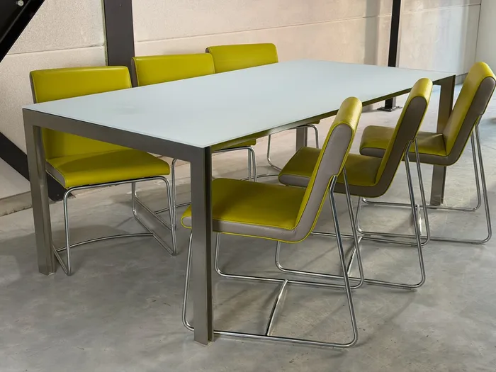 Leolux Cameleon eettafel, wit gesatineerd glas — Tafel (foto 6)