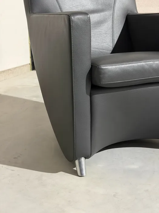 Leolux Dolcinea fauteuil, grijs leer — Fauteuil (foto 3)