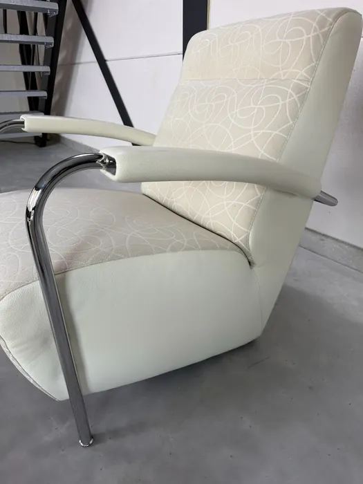 Leolux Scylla fauteuil met hocker, stof en leer — Fauteuil (foto 13)