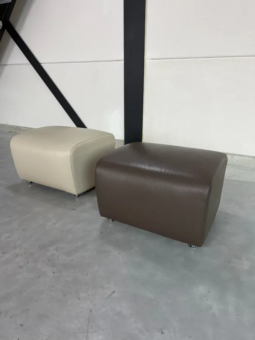 Leolux Scylla fauteuil met hocker, stof en leer — Fauteuil (foto 14)