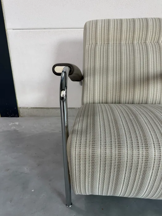 Leolux Scylla fauteuil met hocker, stof en leer — Fauteuil (foto 7)
