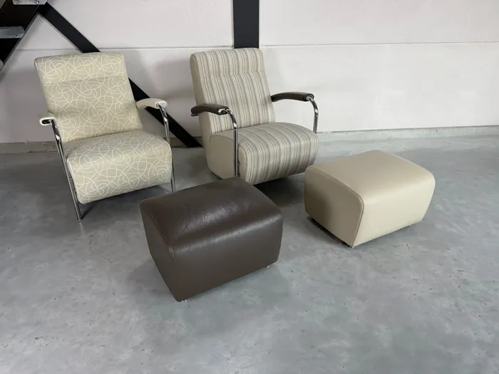 Leolux Scylla fauteuil met hocker, stof en leer — Fauteuil (foto 1)