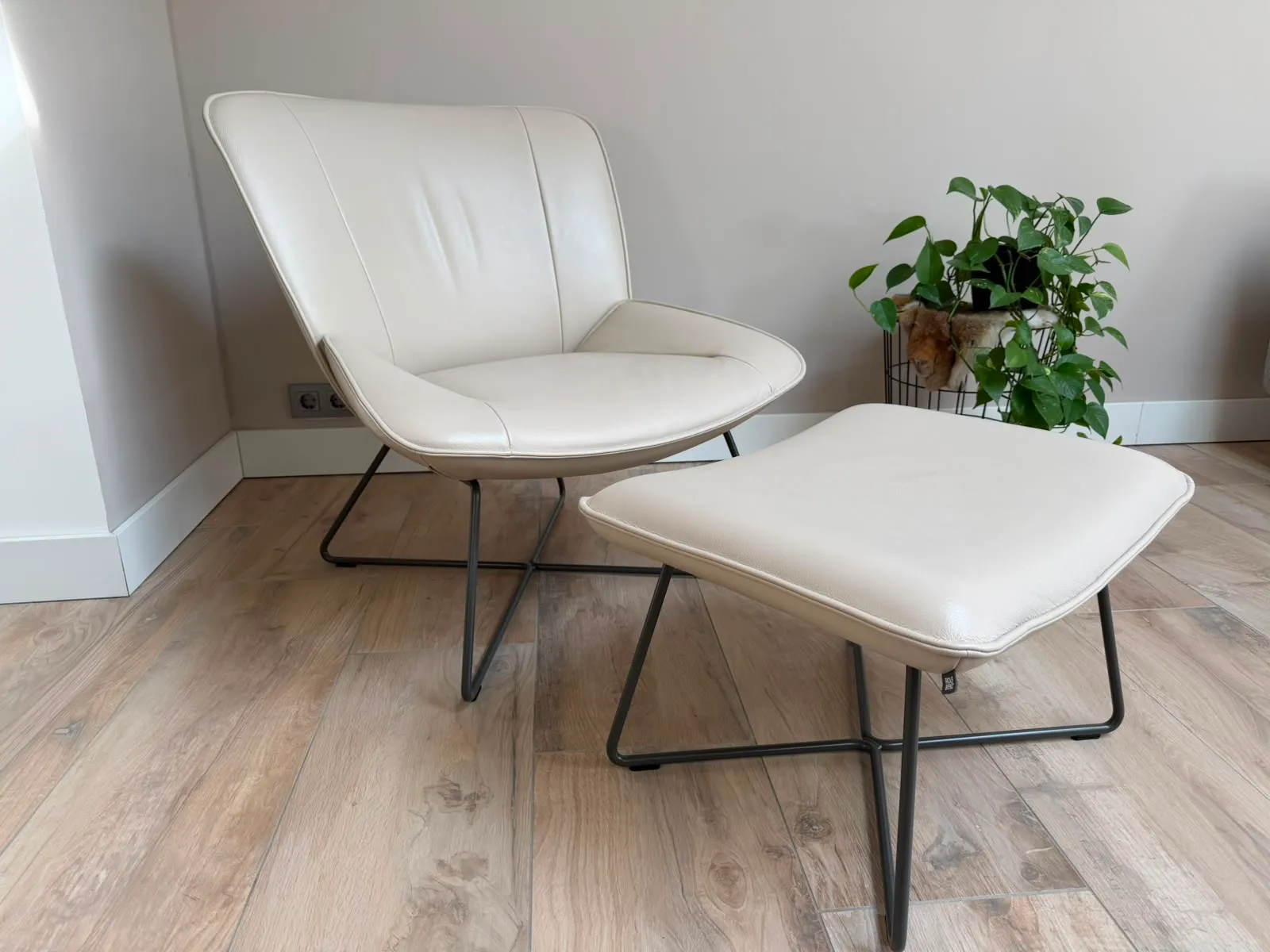 Rolf Benz 383 Design-Sessel mit Hocker — Sessel