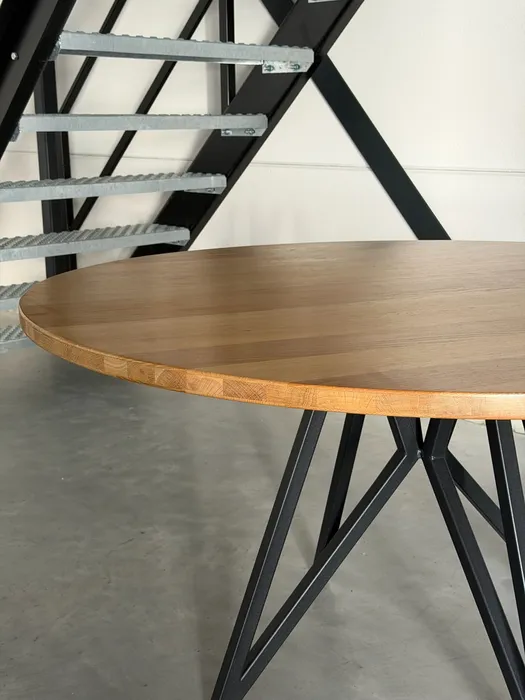 Studio Henk Butterfly ronde eettafel, eiken — Tafel (foto 4)